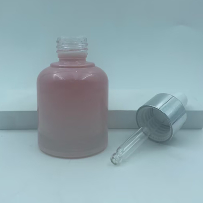 2025 Recyclebare Roze Glazen Fles voor Olie Druppelflessen met Zilveren Kraag Luxe Groothandel 30ml