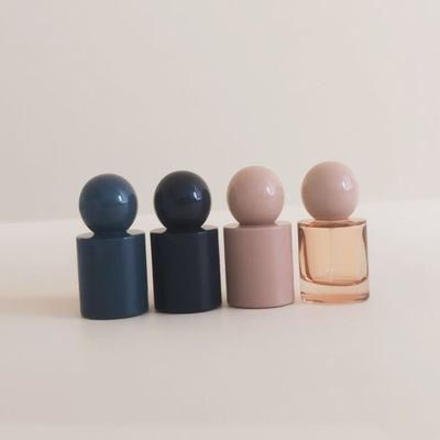 Custom 30ml & 50ml Luxe Glass Parfum Flessen Mist of Serum Pump Glasfles Ronde Bol Cap voor Serum Product