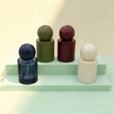 Custom 30ml & 50ml Luxe Glass Parfum Flessen Mist of Serum Pump Glasfles Ronde Bol Cap voor Serum Product